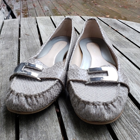 Calvin Klein Flats - Picture 4 of 4
